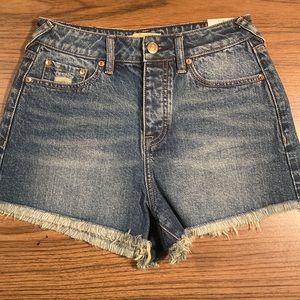 Cleo+ Wolf  Women’s High rise Denim Shorts.